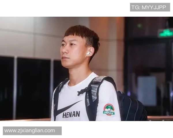 足球明星柯钊精彩瞬间回顾与个人魅力展现的精彩图片合集